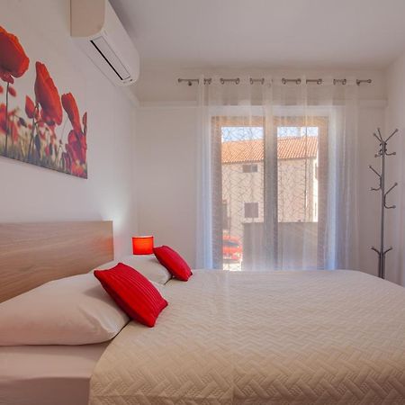 Apartments Eva Cres Exterior foto