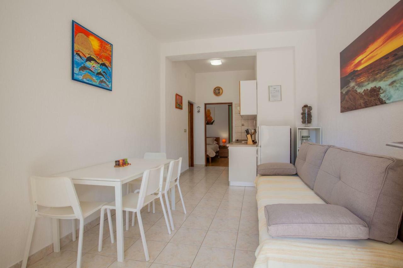 Apartments Eva Cres Exterior foto