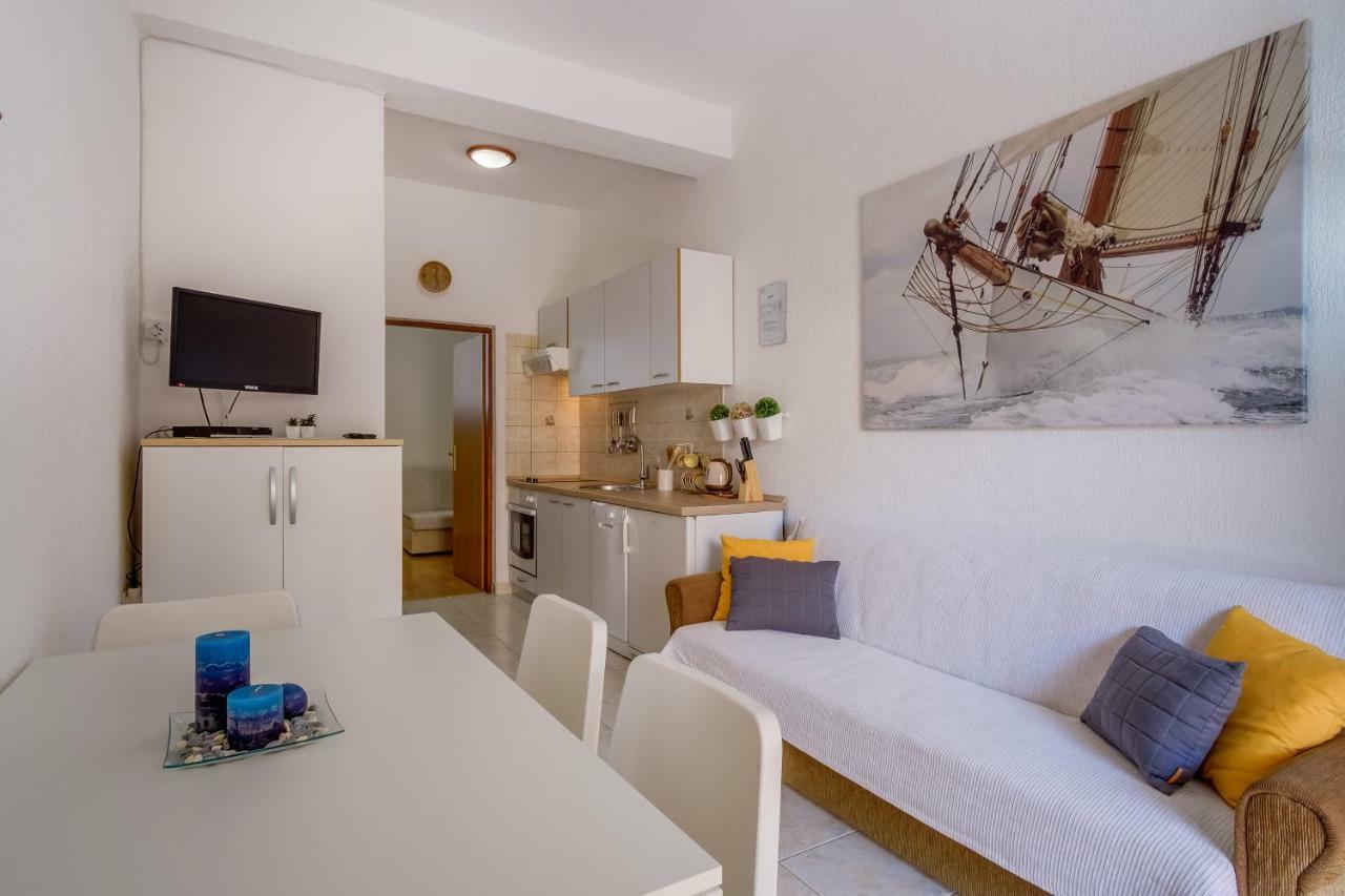 Apartments Eva Cres Exterior foto