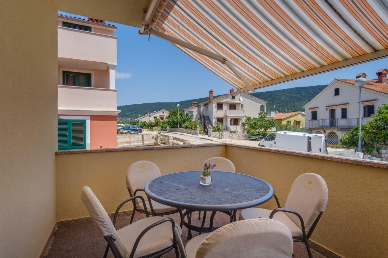 Apartments Eva Cres Exterior foto
