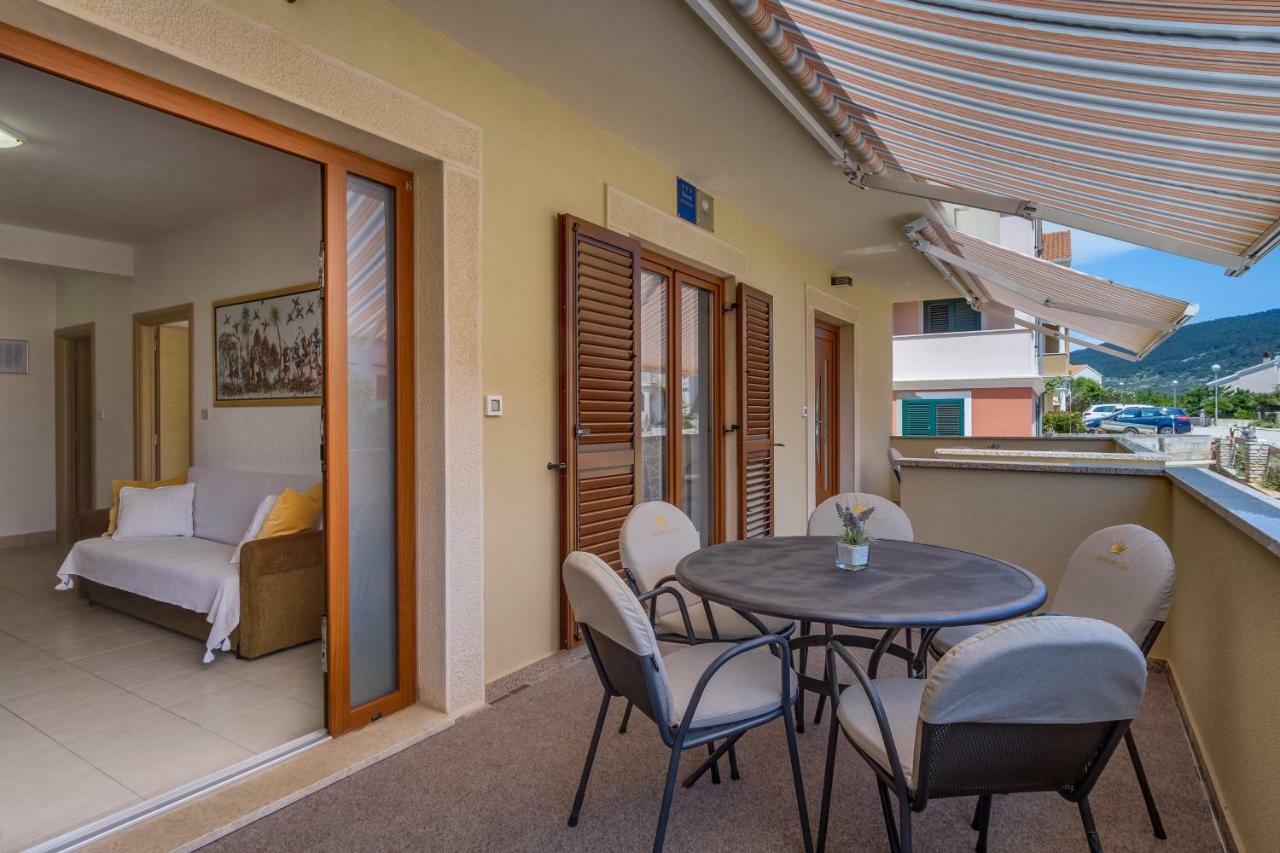Apartments Eva Cres Exterior foto